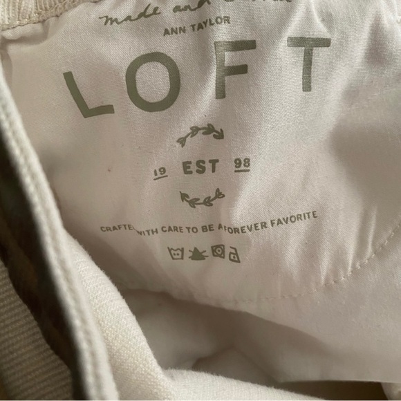 Ann Taylor LOFT Curvy Skinny corduroy cream
white pants - Picture 5 of 8